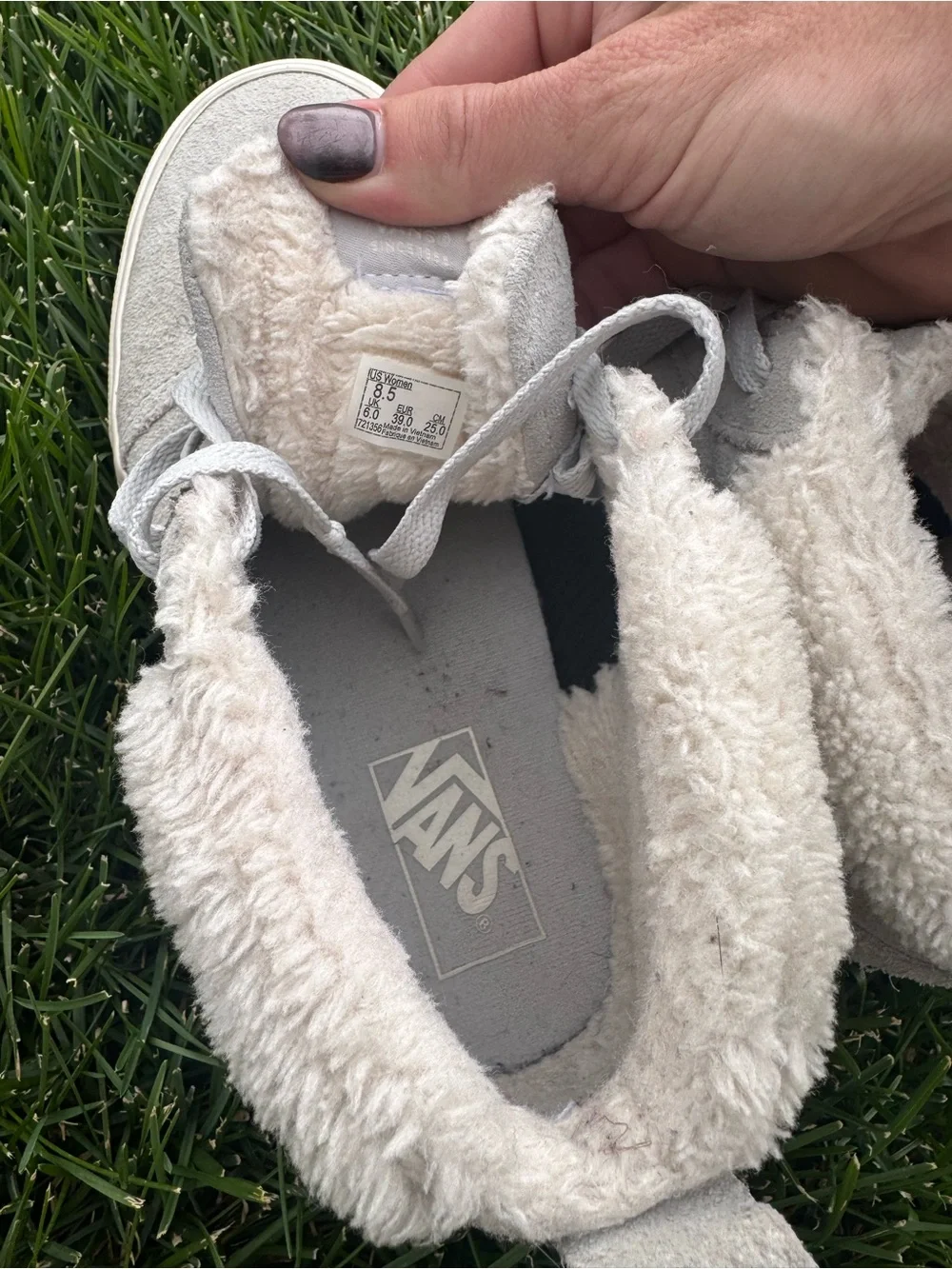 Vans Ward Hi MTE Gray Suede Sherpa Lined High Tops Women’s 8.5